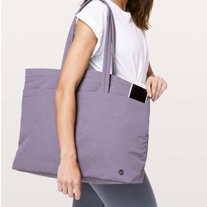 LULULEMON On My Level Tote *Large 15L Graphite Purple